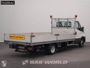 Utilitaire plateau Iveco