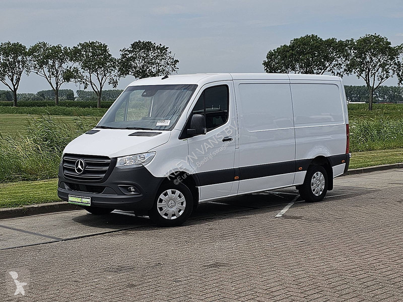 عربة نفعية Mercedes 315 L2H1 RWD Mbux AC