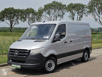 Fourgon long Mercedes
