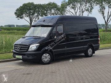 Fourgon Mercedes