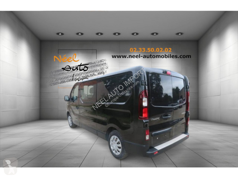 Véhicule utilitaire Renault TRAFIC DOUBLE...