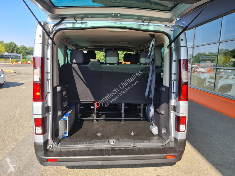 Furgoneta Renault TRAFIC III COMBI 2.0 BLUE DCI...