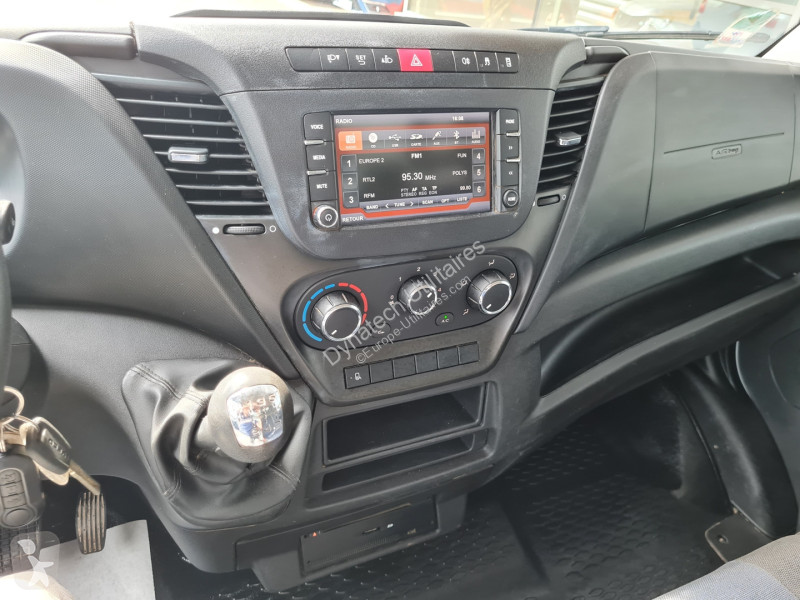 Véhicule utilitaire Iveco DAILY CCB 35C14...