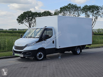 Skåpbil stor volym Iveco