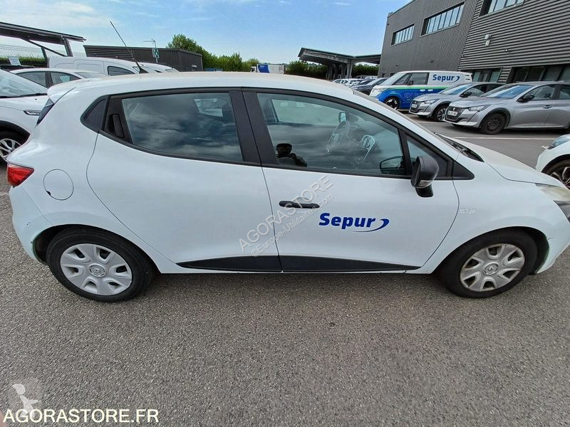 عربة نفعية Renault CLIO