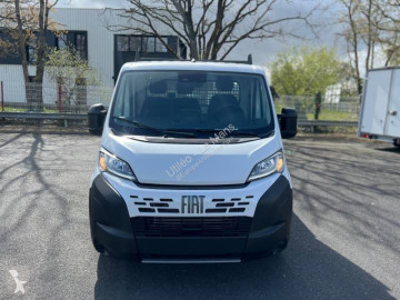 Utilitaire plateau ridelles Fiat neuf