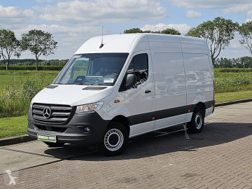Fourgon Mercedes