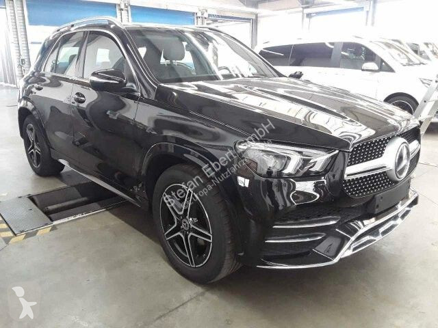 عربة نفعية Mercedes 300d 4M...