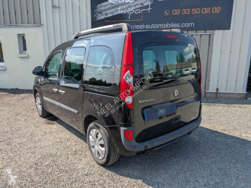 عربة نفعية مقفلة Renault
