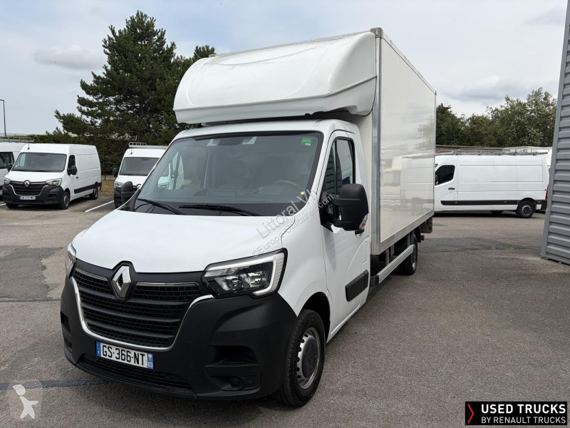 عربة نفعية Renault