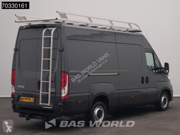 عربة نفعية مقفلة Iveco