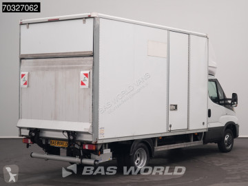 عربة نفعية مقفلة Iveco