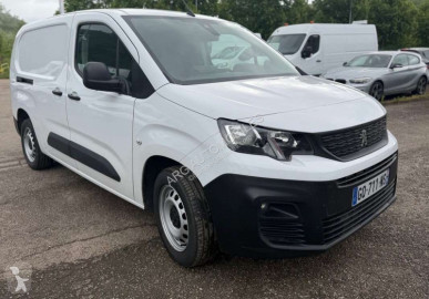 عربة نفعية مقفلة Peugeot