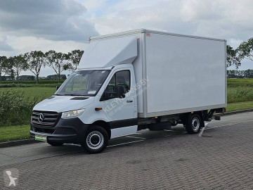 Fourgon Mercedes