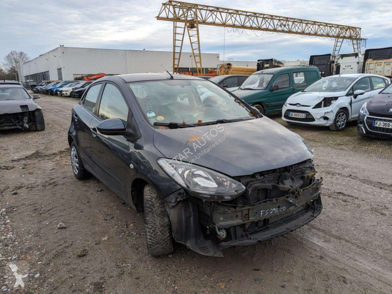 Samochód dostawczy Mazda