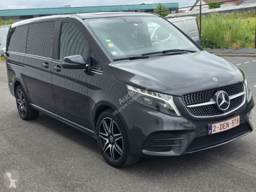 عربة نفعية مقفلة Mercedes