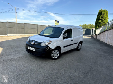 عربة نفعية مقفلة Renault