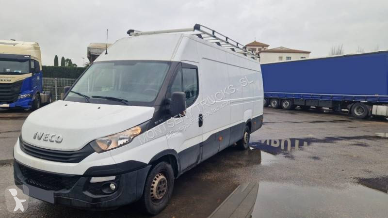 عربة نفعية Iveco