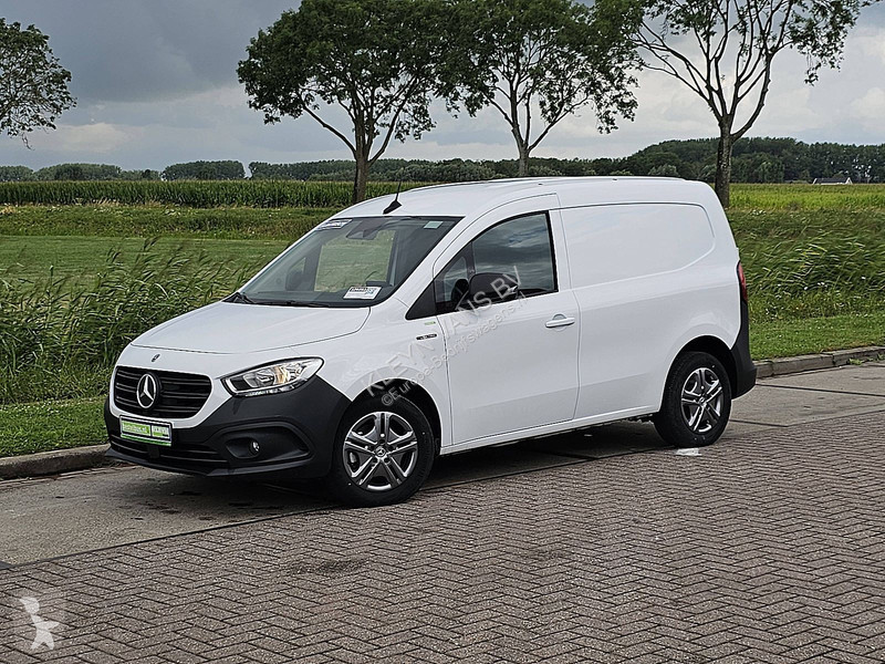 عربة نفعية Mercedes 51kWh L1 290Km WLTP e