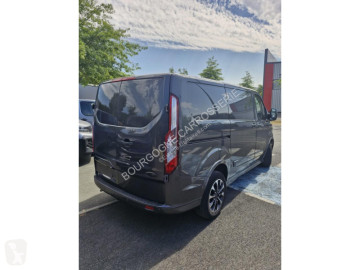 عربة نفعية مقفلة Ford