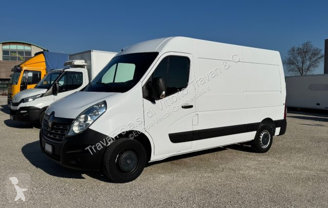 Renault MASTER van