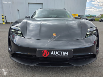سيارة Porsche جديد