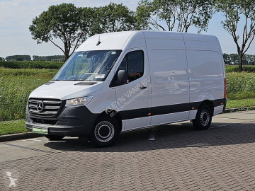 Fourgon Mercedes