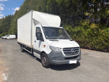 عربة نفعية بصندوق ذي حجم كبير Mercedes