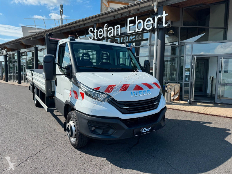 Véhicule utilitaire Iveco 70C18 HA8 3.0L A8...