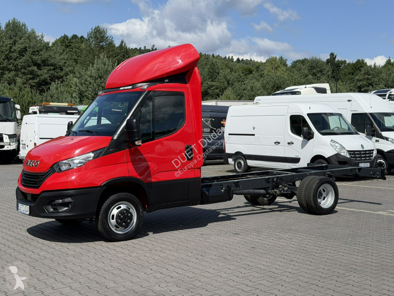 Лекотоварен автомобил Iveco