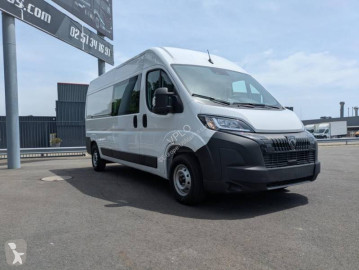 Fourgon moyen Peugeot
