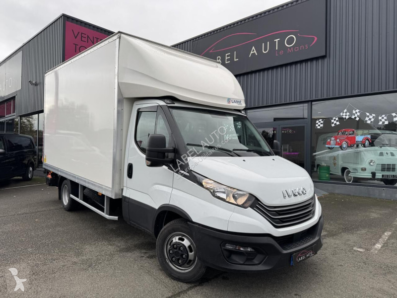 Véhicule utilitaire Iveco 35c16