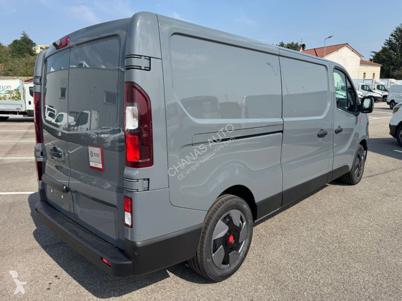 Bedrijfswagen Renault L2H1 3T DCI 150 RED...