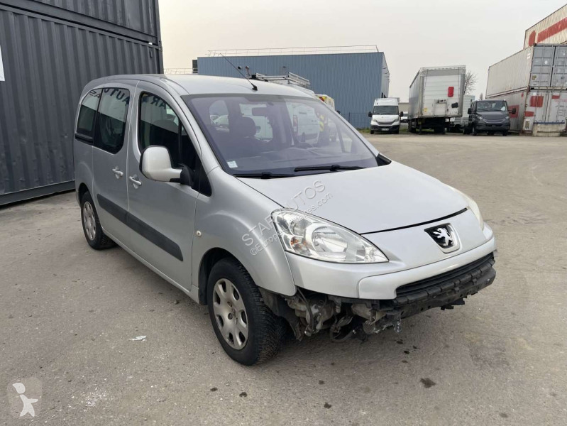 عربة نفعية Peugeot