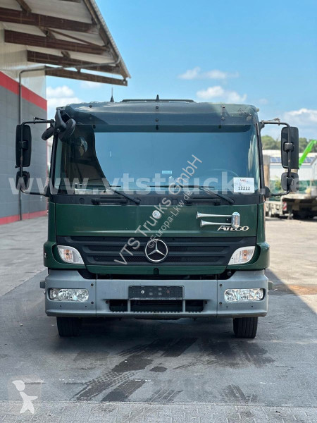 Mercedes 822 L Fahrgestell Transporter
