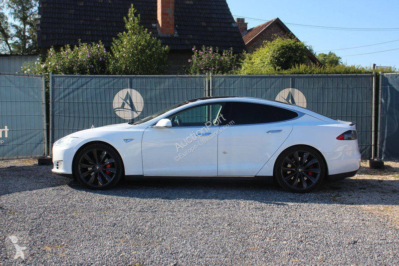 Furgoneta Tesla P85+