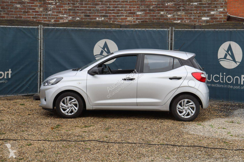 عربة نفعية Hyundai i10