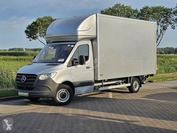 Furgon dostawczy Mercedes