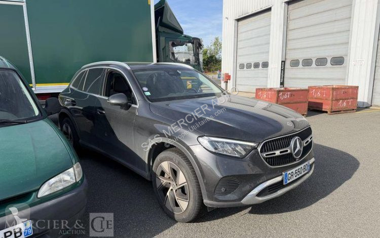 عربة نفعية Mercedes