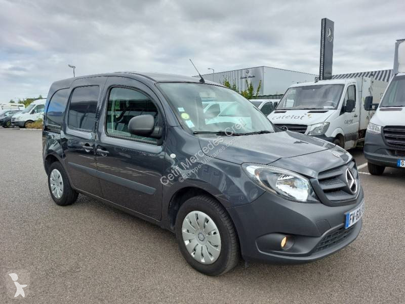 Furgoneta Mercedes