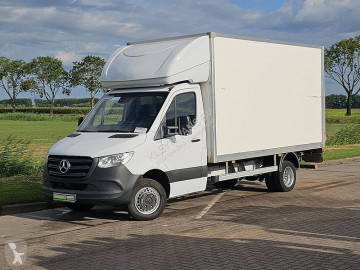 Fourgon Mercedes