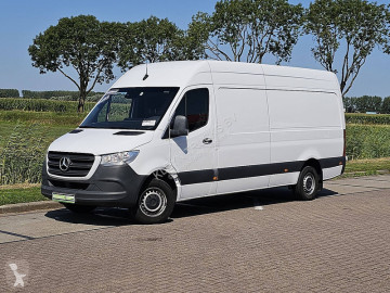 Fourgon Mercedes
