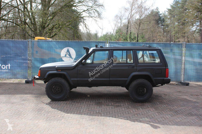 عربة نفعية Jeep Limited