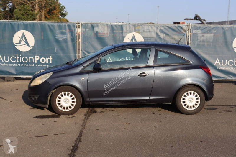 عربة نفعية Opel