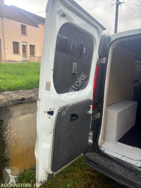 Véhicule utilitaire  Renault trafic