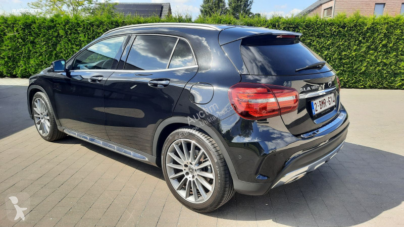 عربة نفعية Mercedes gla 180