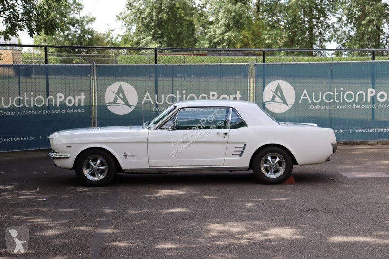 Furgoneta Ford V8