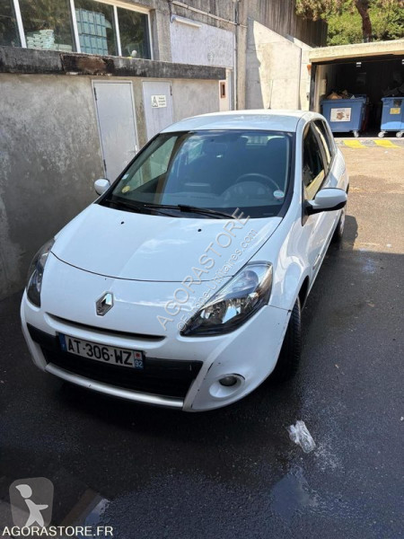 عربة نفعية Renault CLIO