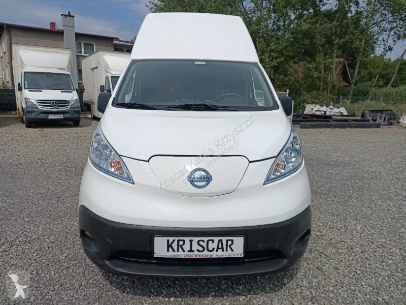 Véhicule utilitaire Nissan