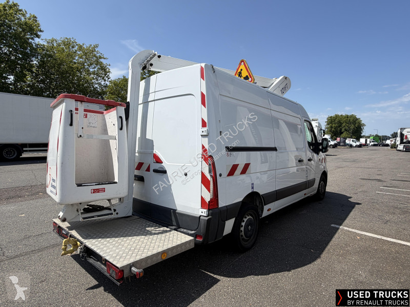 Samochód dostawczy Renault
